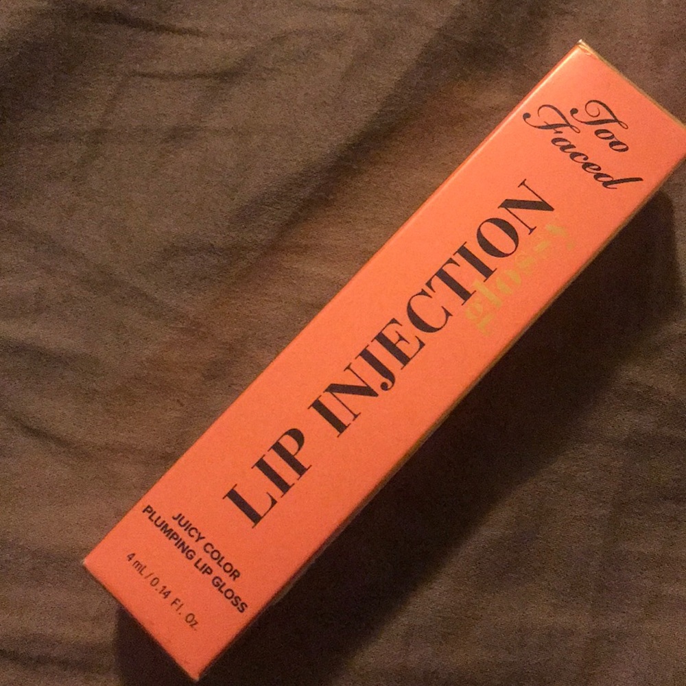 Too Faced Lip Injection Glossy- Babe Alert